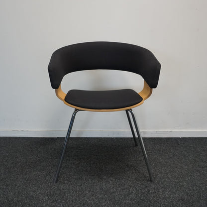 Allermuir A580 Mollie Design Stoel | Zwart / Eiken