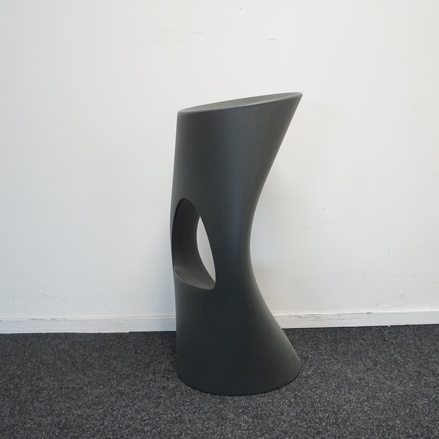 Mobles114 Barcelona Flod Design Barkruk | Antraciet | Zithoogte 77 cm