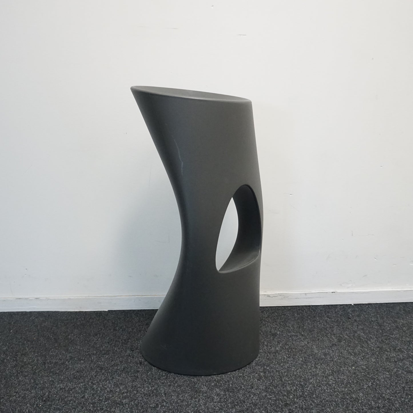 Mobles114 Barcelona Flod Design Barkruk | Antraciet | Zithoogte 77 cm