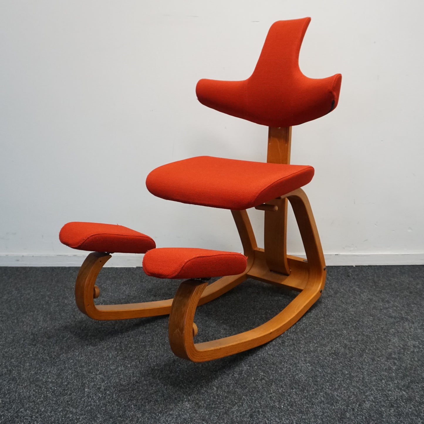 Varier Stokke Thatsit Kniestoel | Bureaustoel | Rood