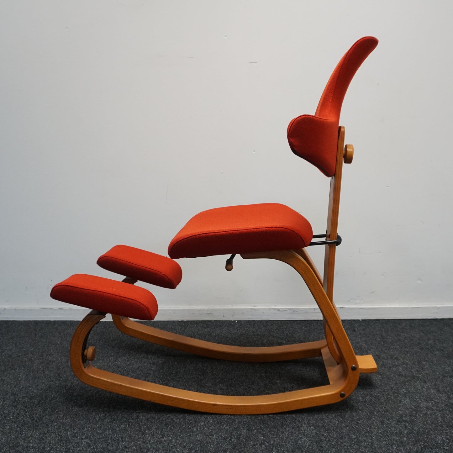 Varier Stokke Thatsit Kniestoel | Bureaustoel | Rood