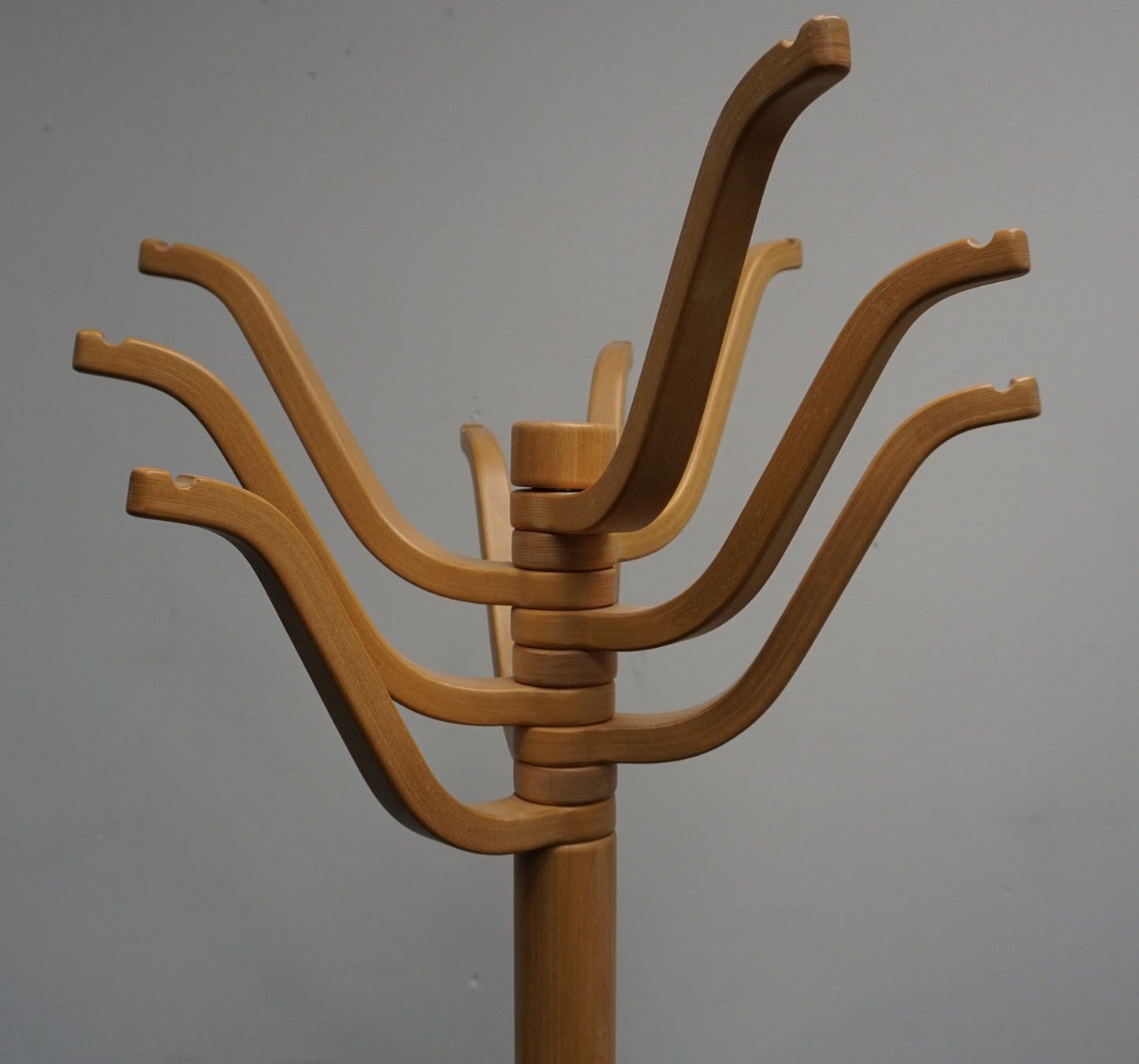 Danish Design Coat Rack by Magnus Olesen | Design kapstok | Hout