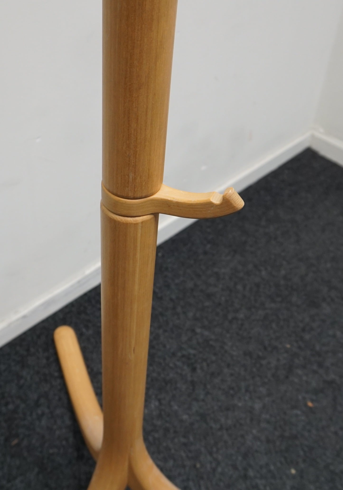Danish Design Coat Rack by Magnus Olesen | Design kapstok | Hout