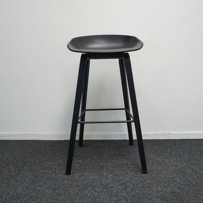 HAY About a Stool AAS32 Design Barkruk | Zwart / Zwart | Zithoogte 75 cm