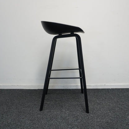 HAY About a Stool AAS32 Design Barkruk | Zwart / Zwart | Zithoogte 75 cm