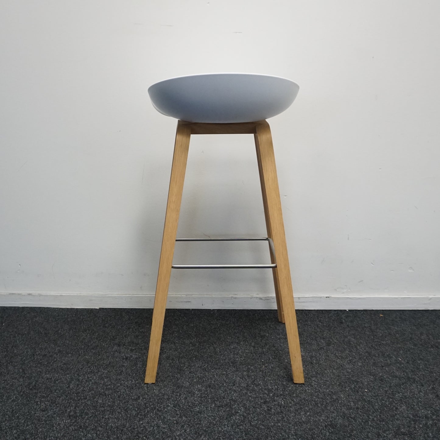 HAY About a Stool AAS32 Design Barkruk | Wit / Eiken | Zithoogte 75 cm