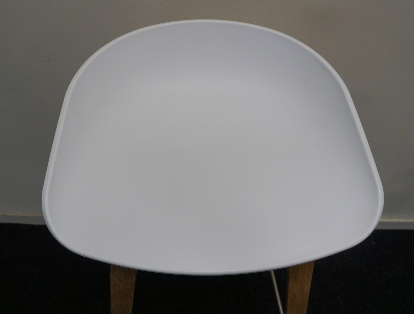 HAY About a Stool AAS32 Design Barkruk | Wit / Eiken | Zithoogte 75 cm