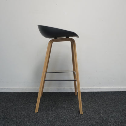 HAY About a Stool AAS32 Design Barkruk | Grijs / Eiken | Zithoogte 75 cm