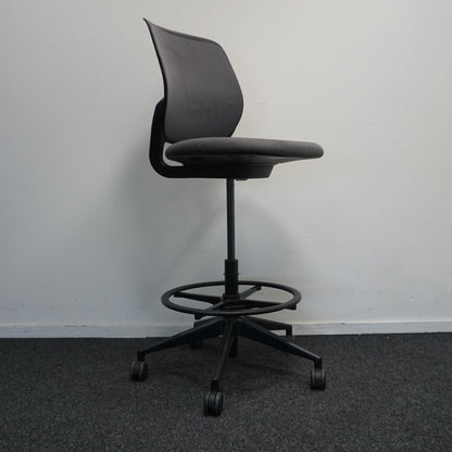 Steelcase Cobi Chair | Baliestoel | Donkergrijs | Zwart