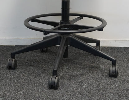 Steelcase Cobi Chair | Baliestoel | Donkergrijs | Zwart