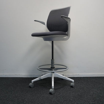 Steelcase Cobi Chair | Baliestoel | Grijs / Wit | Met Armsteunen