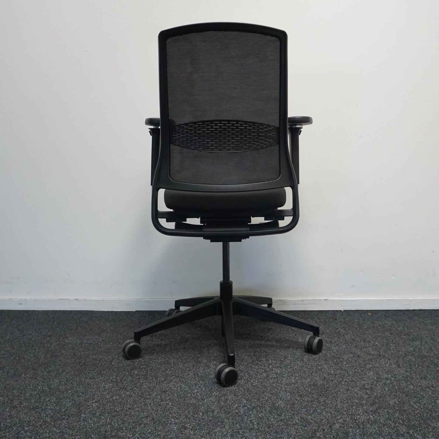 Gispen Zinn Bureaustoel | Nieuw Gestoffeerd | Zwart / Zwart | NPR