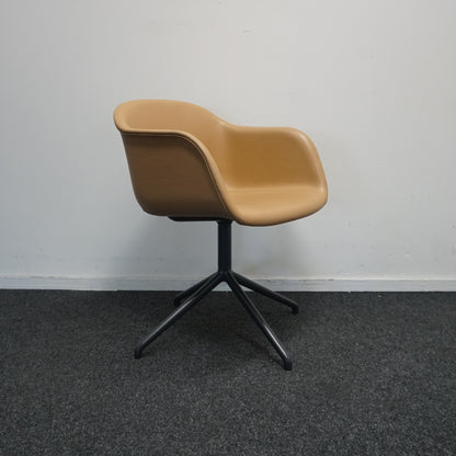 Muuto Fiber Design Stoel | Draaibaar | Bruin Leer