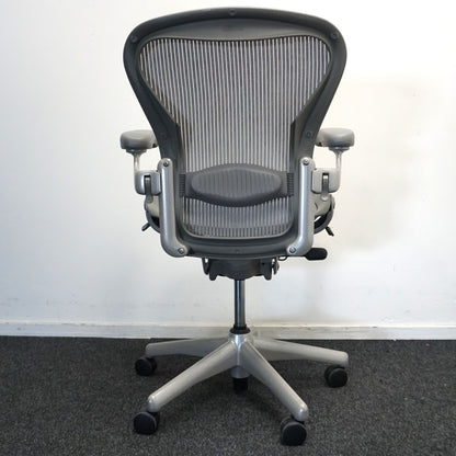 Herman Miller Aeron type B  Bureaustoel | Ergonomisch | Titanium