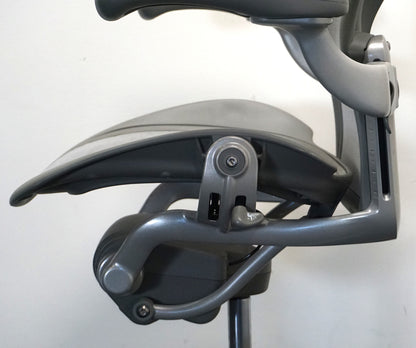 Herman Miller Aeron type B  Bureaustoel | Ergonomisch | Titanium