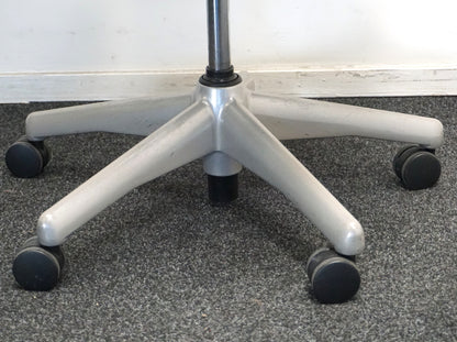 Herman Miller Aeron type B  Bureaustoel | Ergonomisch | Titanium