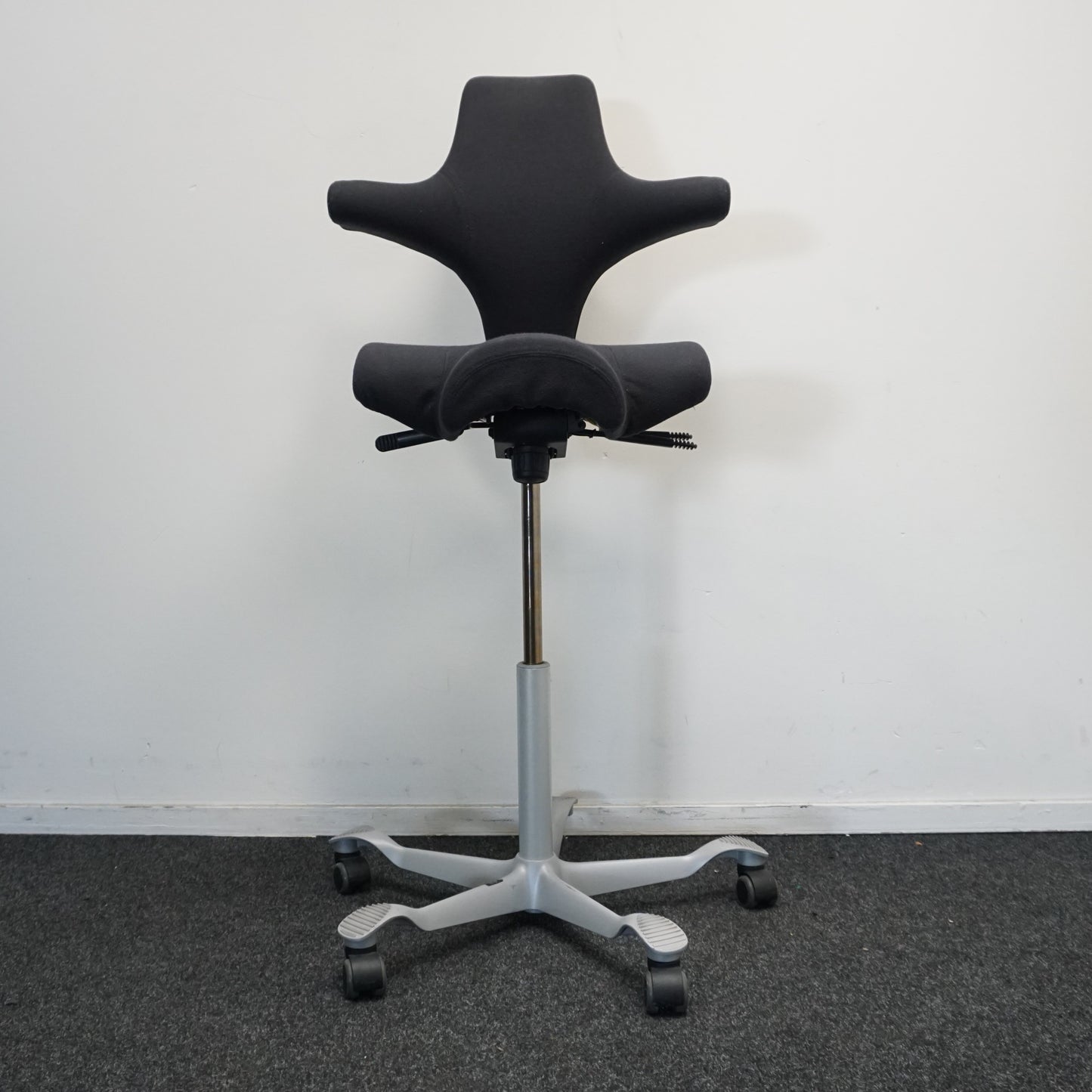 HAG Capisco 8106 Bureaustoel | Zadelzit | Grijs | 65 - 80 cm