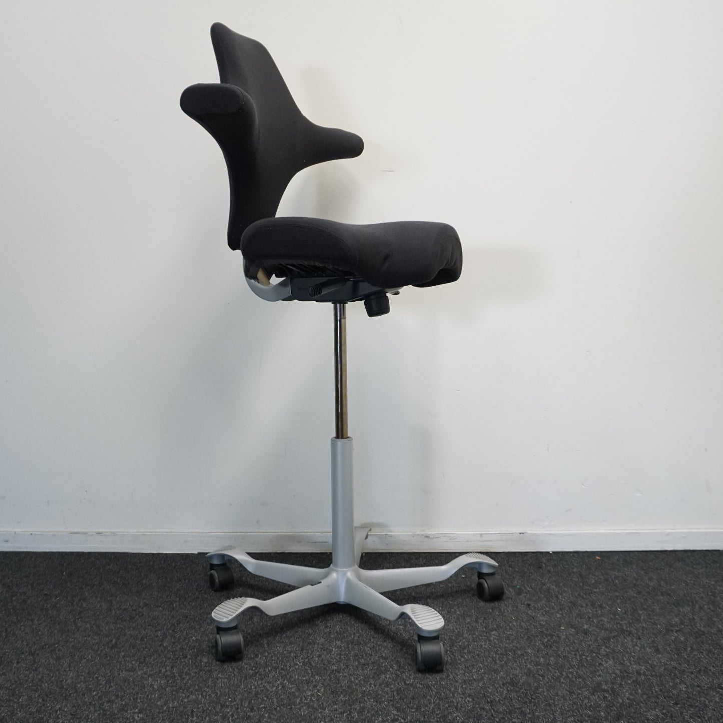 HAG Capisco 8106 Bureaustoel | Zadelzit | Grijs | 65 - 80 cm