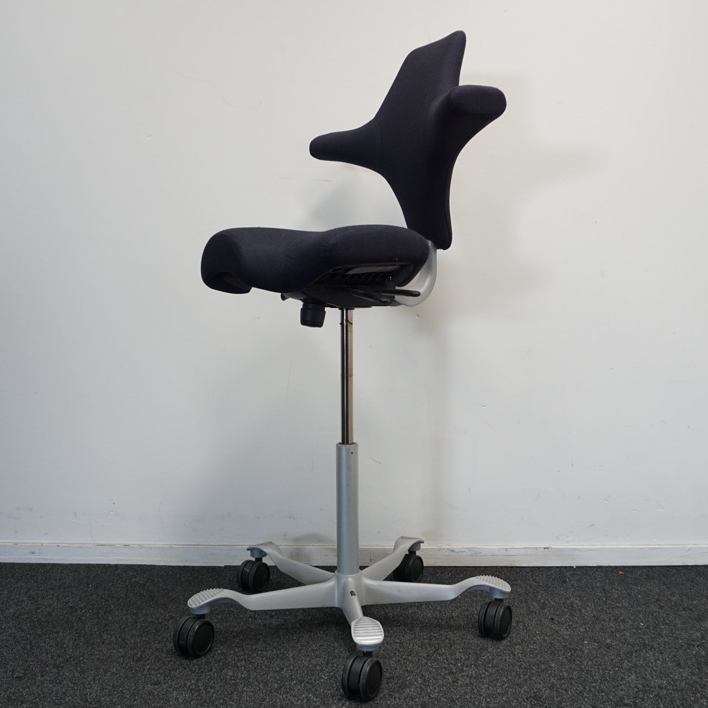HAG Capisco 8106 Bureaustoel | Zadelzit | Blauw | 63 - 87 cm