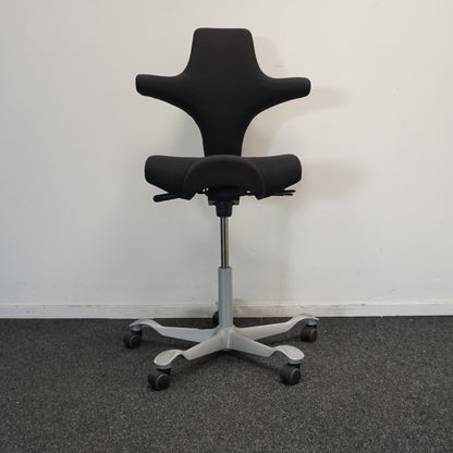 HAG Capisco 8106 Bureaustoel | Zadelzit | Zwart / Grijs | 50 - 70 cm