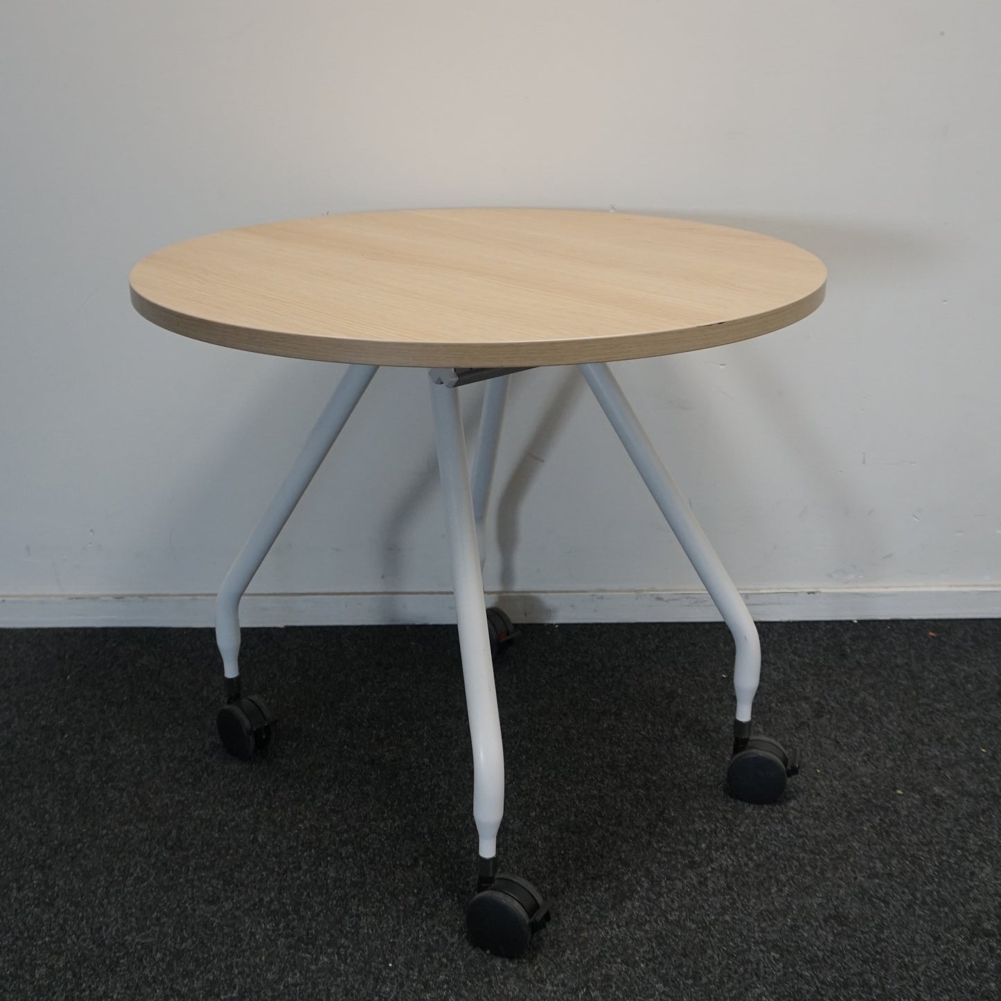 Vitra Vergadertafel | Eettafel | Rond | Licht eiken / Wit | 80 cm | Verrijdbaar