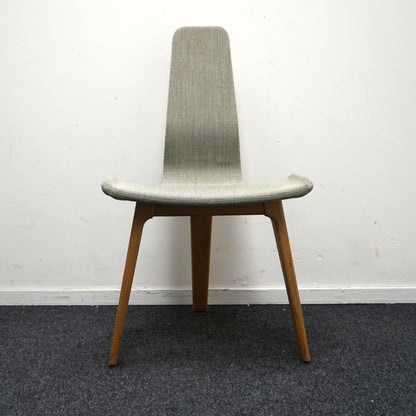 Matthew Hilton Tapas Chair | Design Stoel | Groene Stof