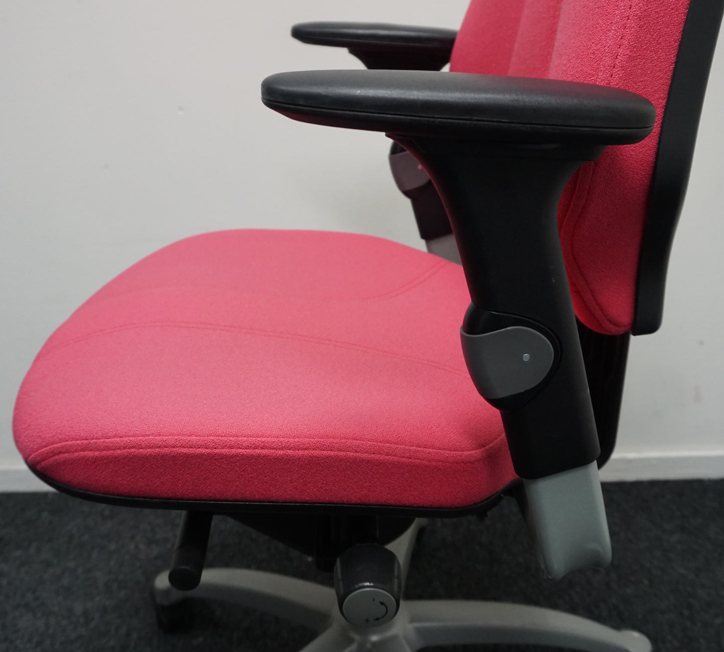 RH Logic 300 Bureaustoel | Ergonomisch | Rood