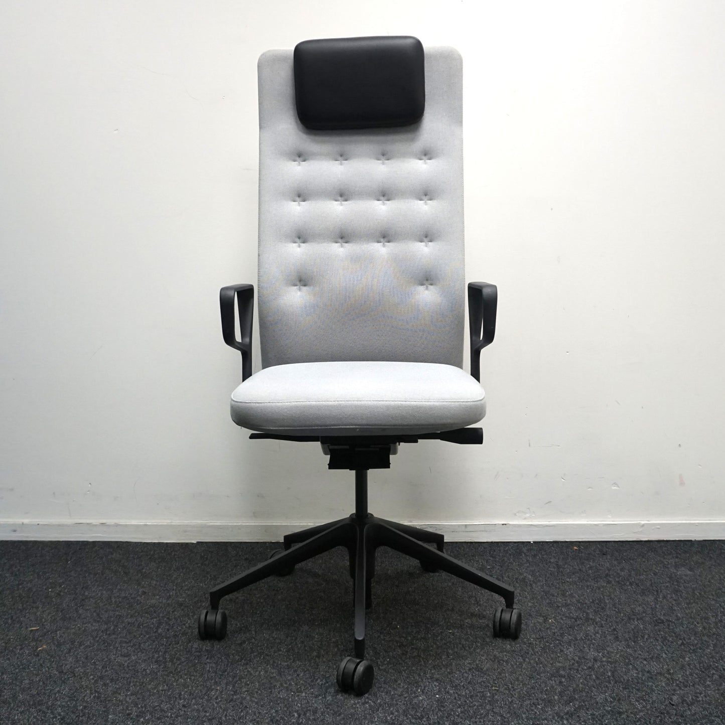 Vitra ID Trim L Bureaustoel | Lichtgrijs / Zwart