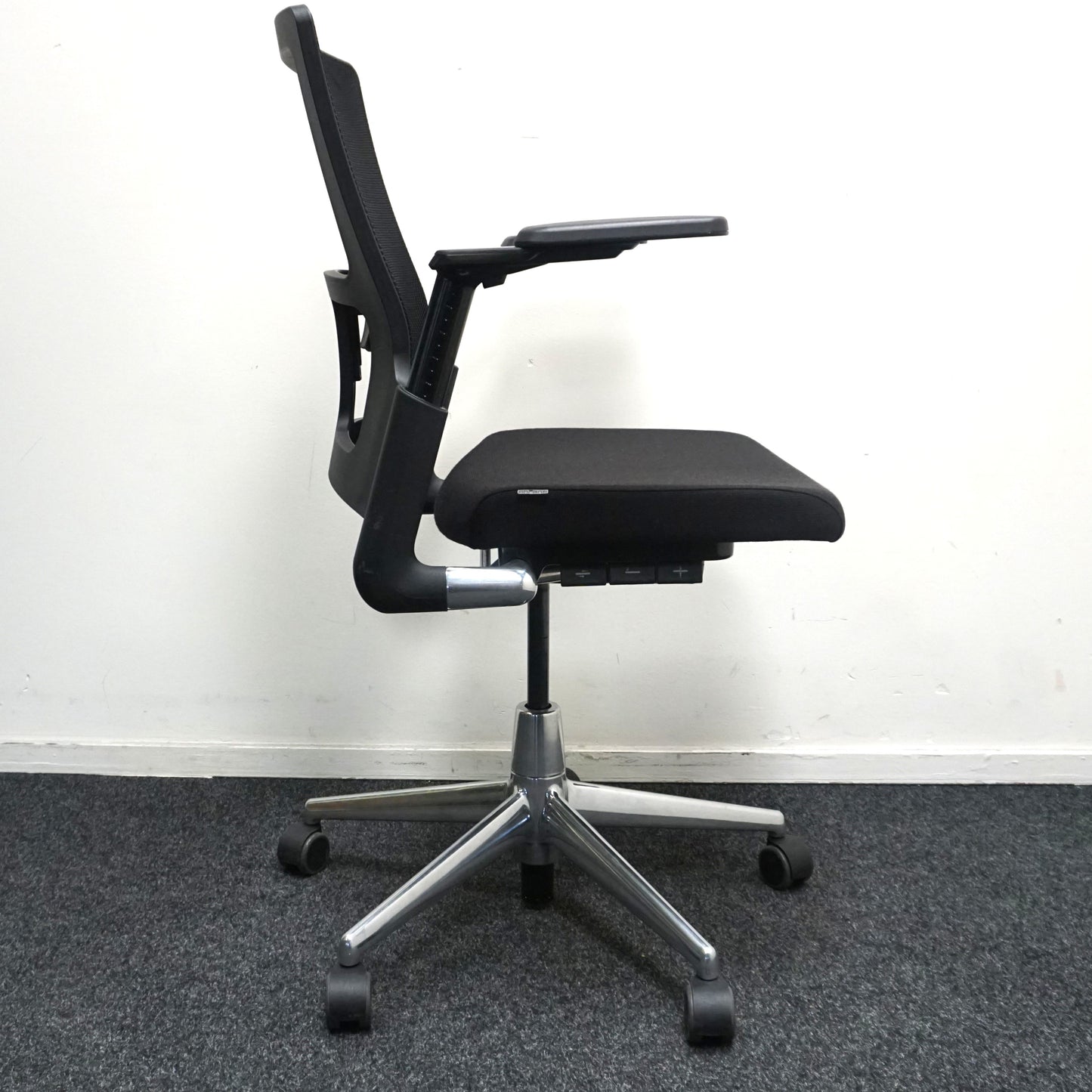 Ahrend 2020 Verta Bureaustoel | Zwart / Chroom