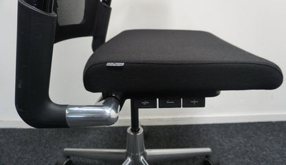 Ahrend 2020 Verta Bureaustoel | Zwart / Chroom