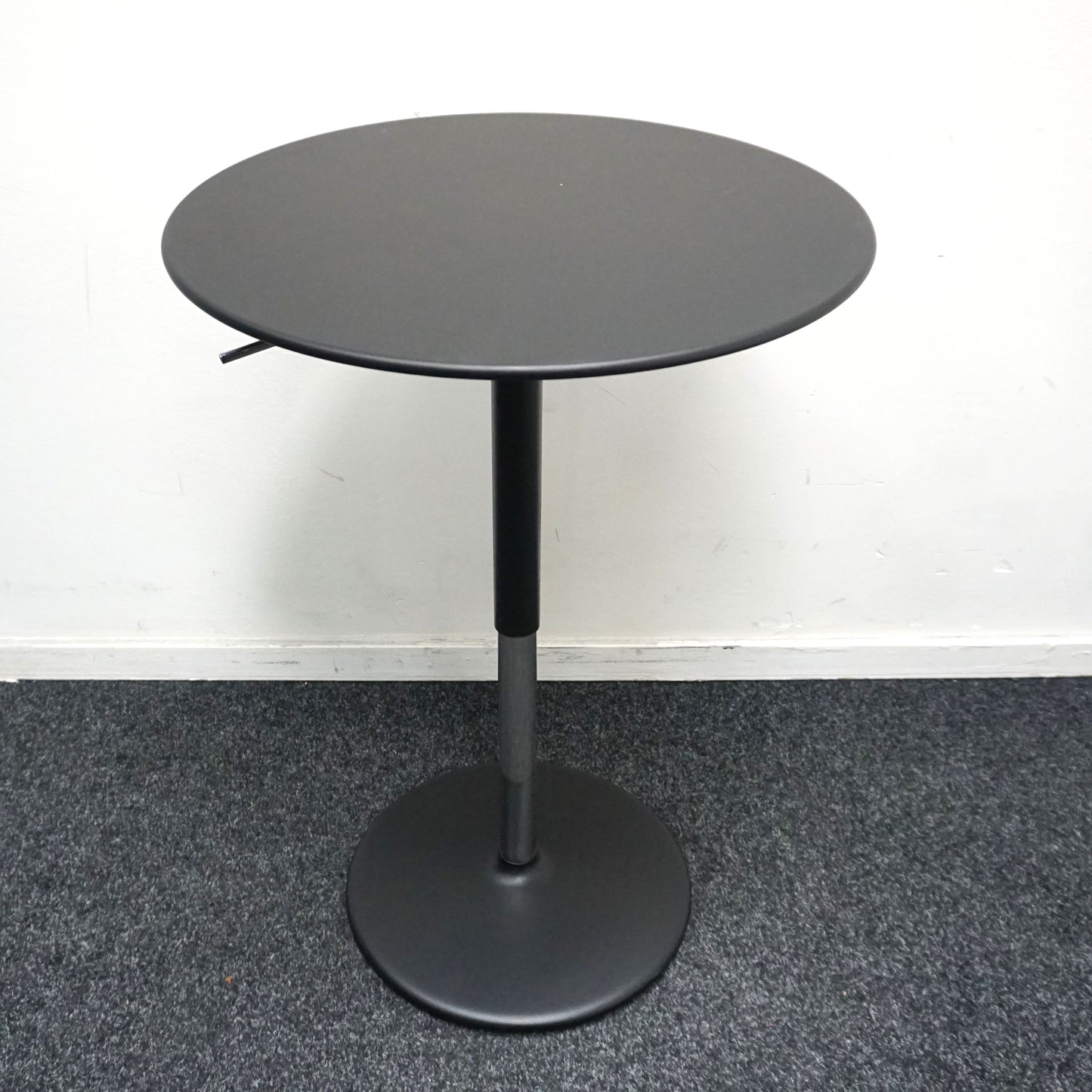 Arper Pix Bijzettafel | Zwart | Hoogte verstelbaar