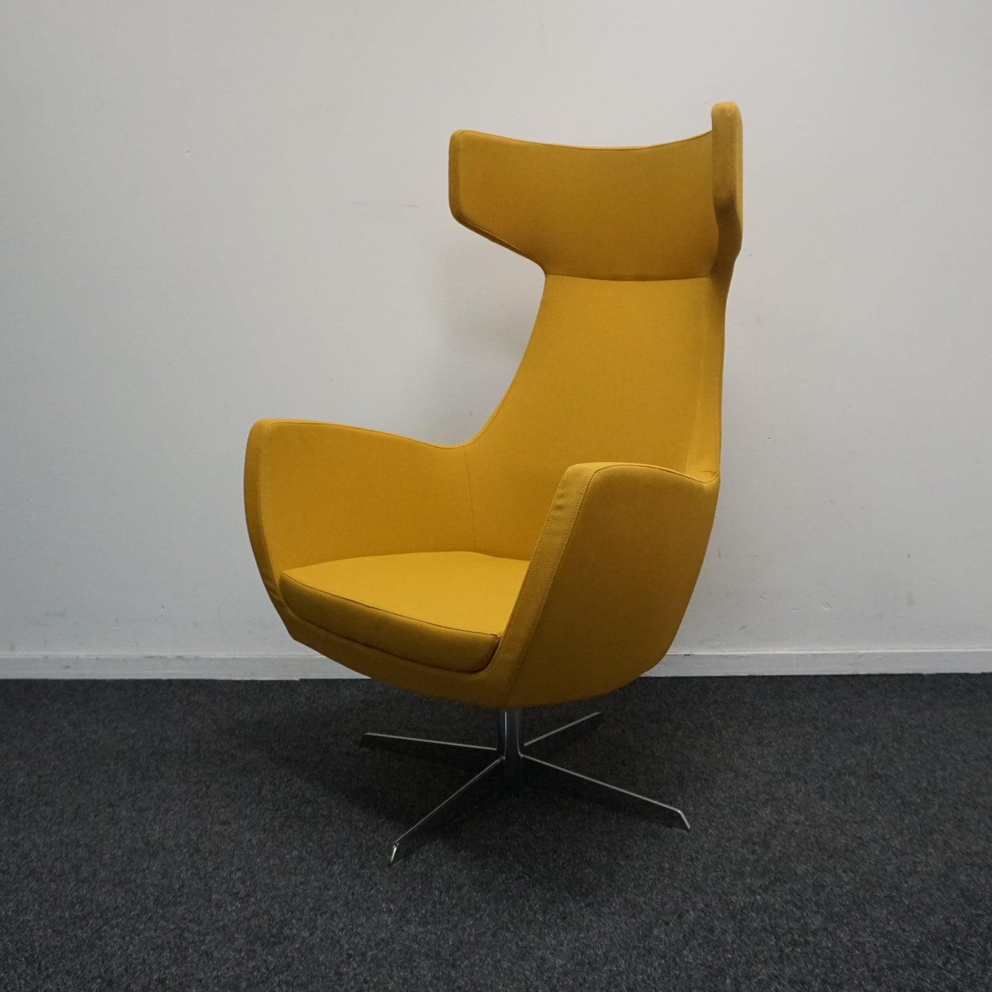 Ahrend Design Fauteuil | Draaibaar | Okergeel
