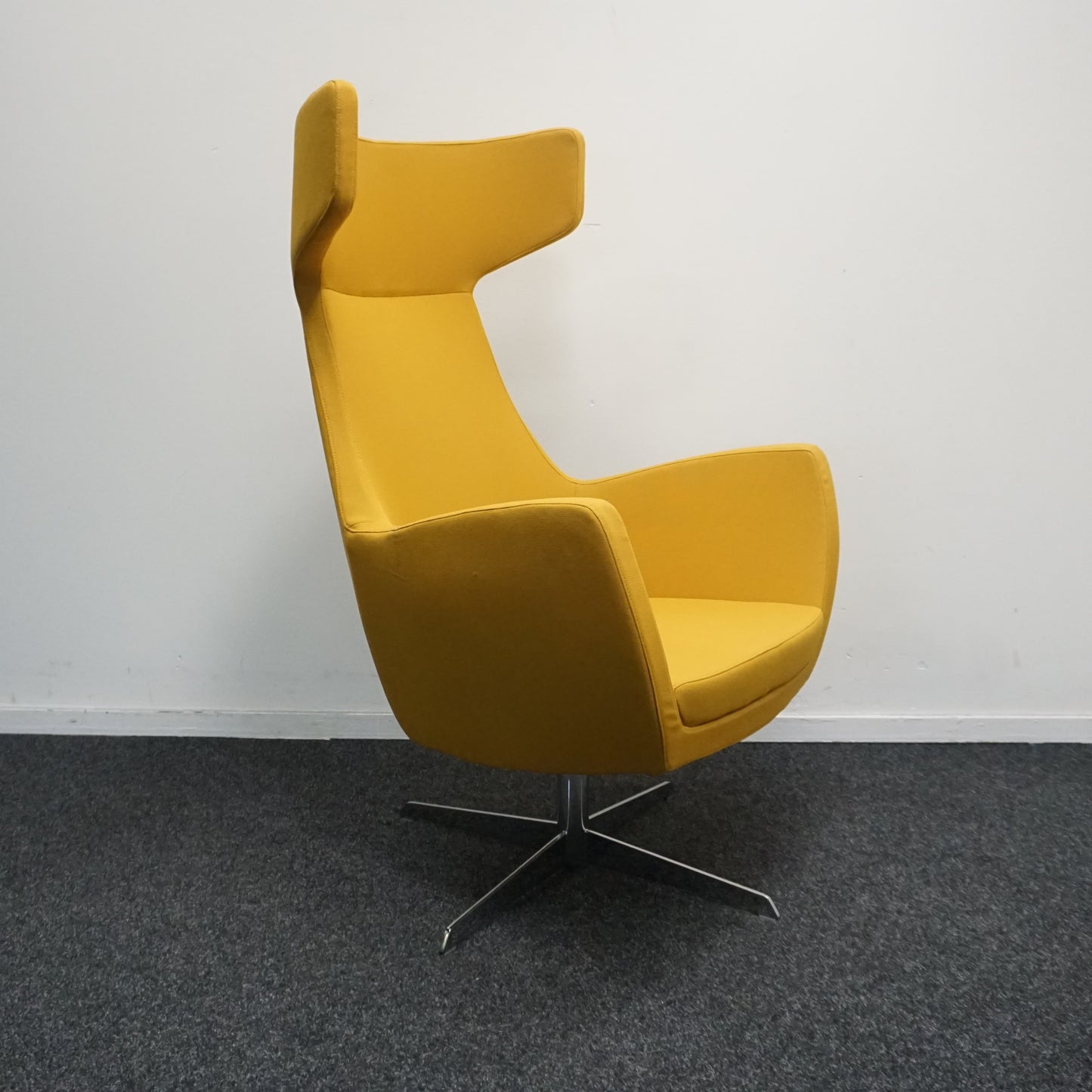 Ahrend Design Fauteuil | Draaibaar | Okergeel
