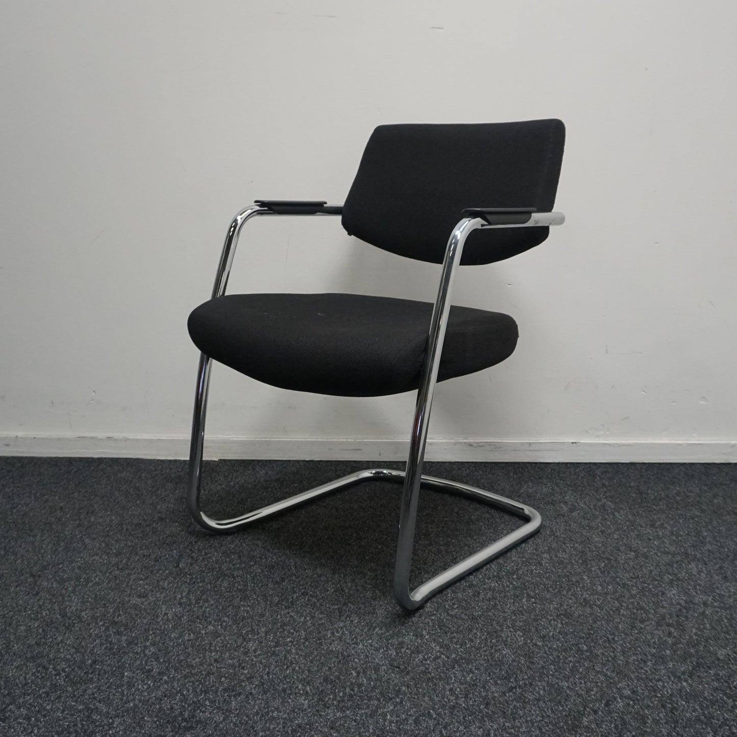 Markant Vergaderstoel | Zwart / Chroom