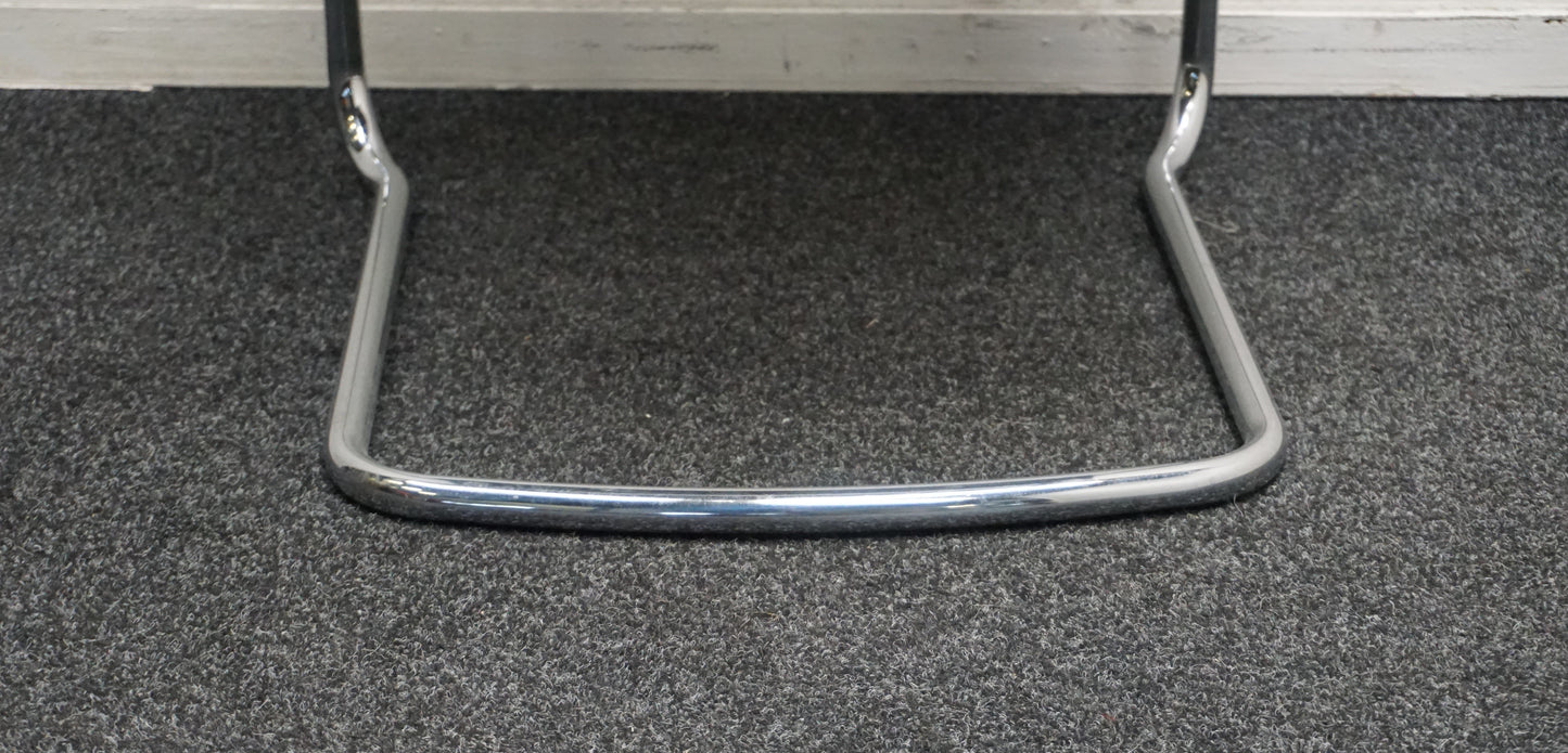 Kembo Vergaderstoel | Zwart / Chroom | Stapelbaar