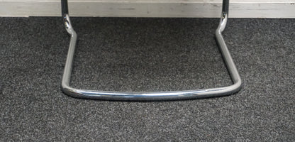 Kembo Vergaderstoel | Zwart / Chroom | Stapelbaar