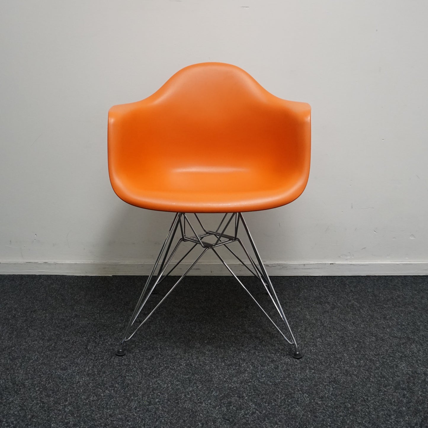 Vitra Eames DAR Design Stoel | Oranje