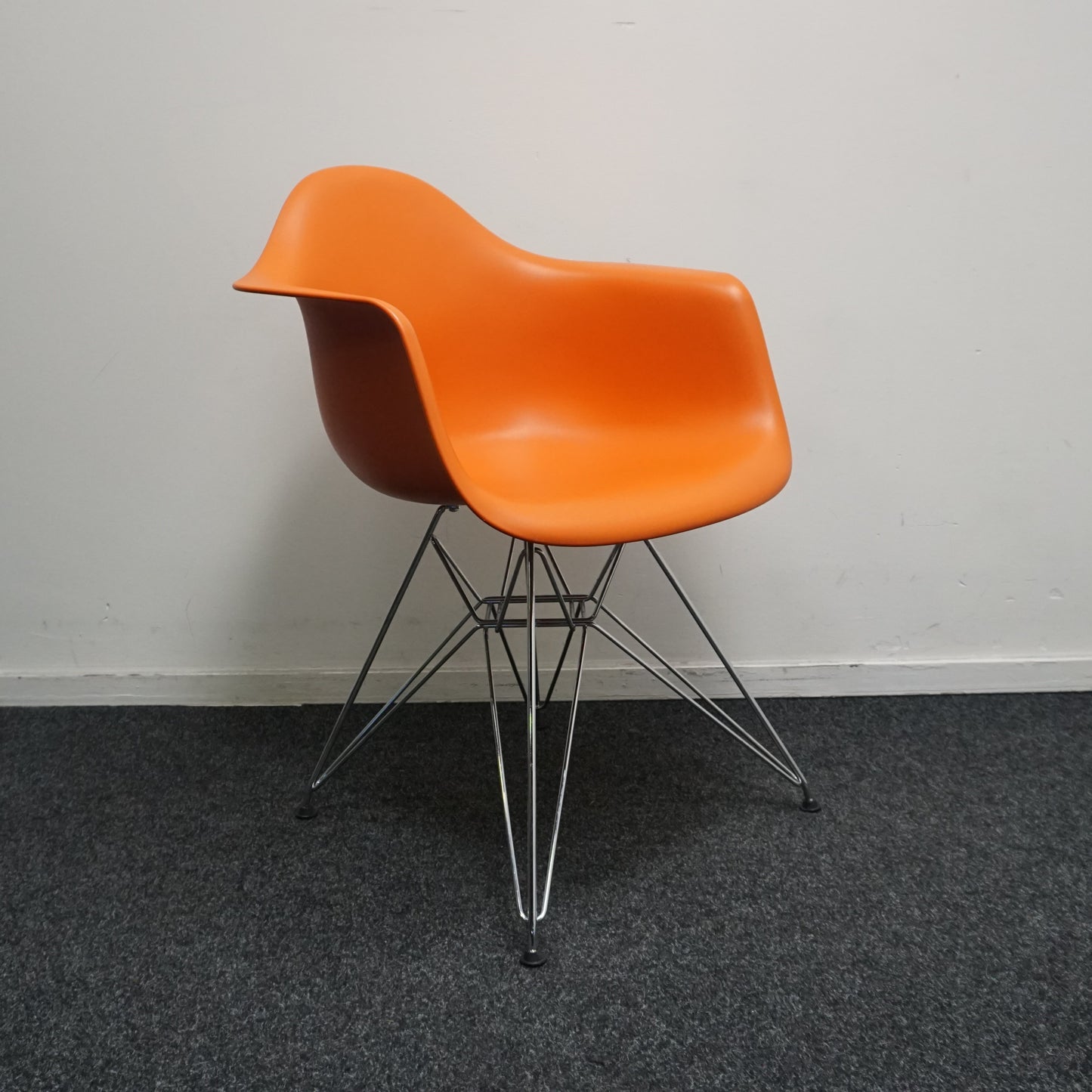 Vitra Eames DAR Design Stoel | Oranje