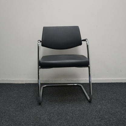 Sitland Vergaderstoel | Zwart / Chroom | Skai