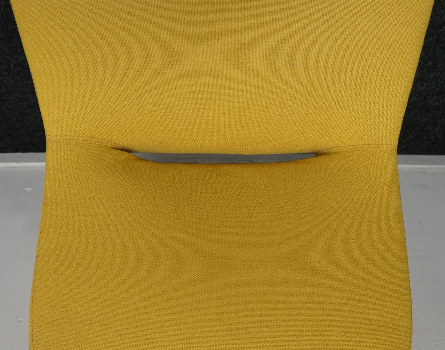 Artifort Beso Design Stoel | Geel