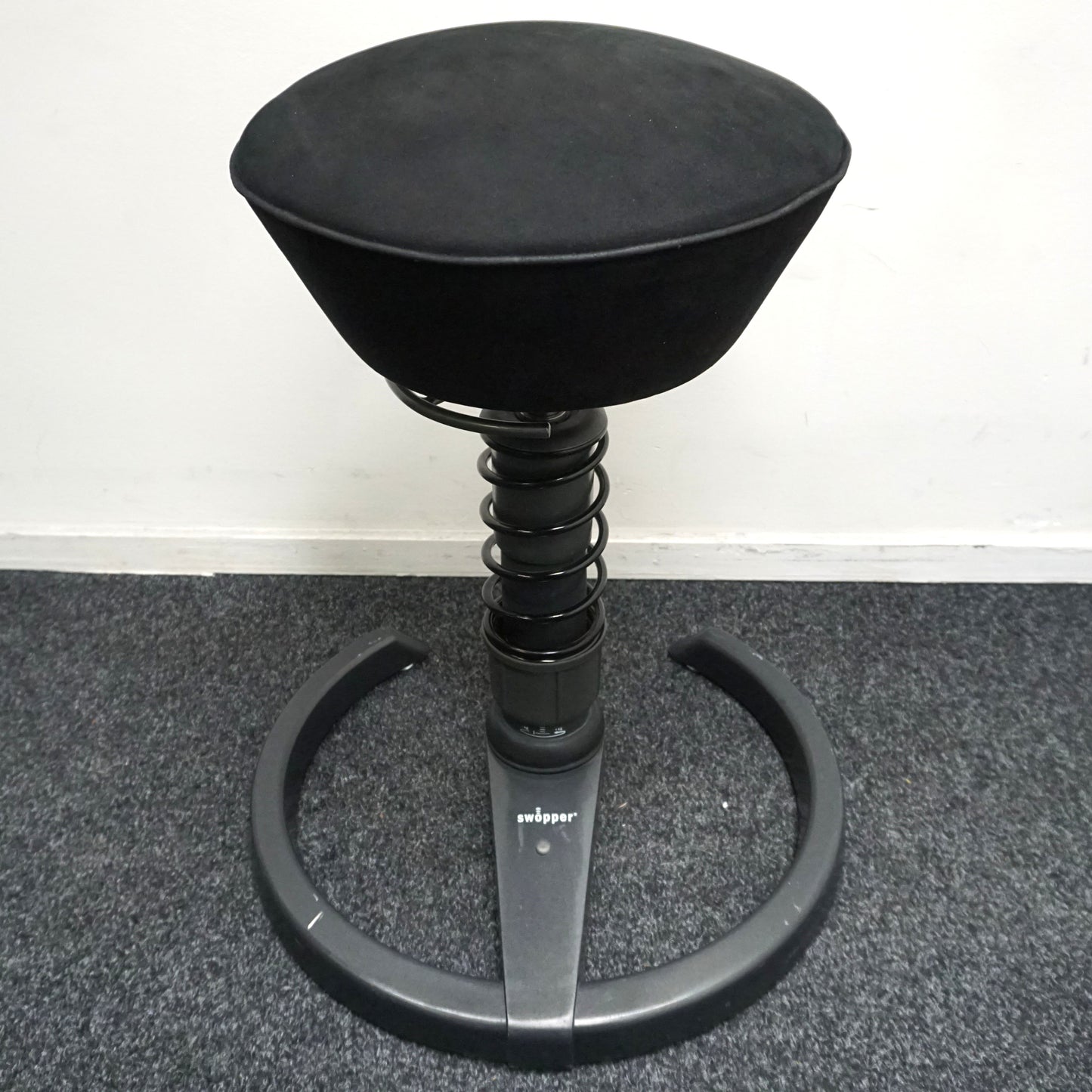 Aeris Swopper Classic Design Kruk | Balans Kruk | Vast | Zwart