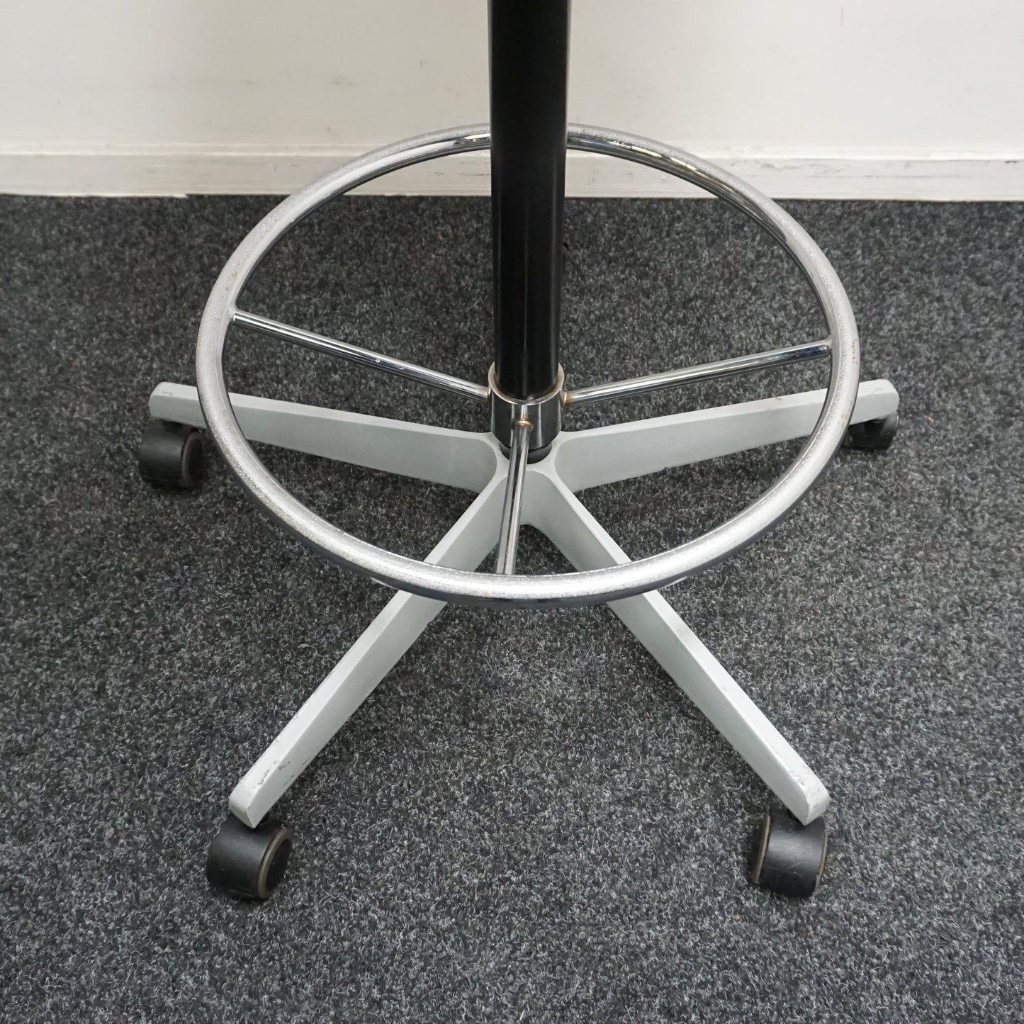 Vitra .04 Baliestoel | Zwart | Bureaustoel