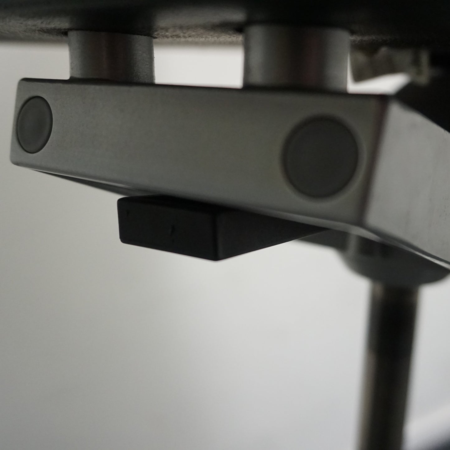 Vitra .04 Baliestoel | Zwart | Bureaustoel