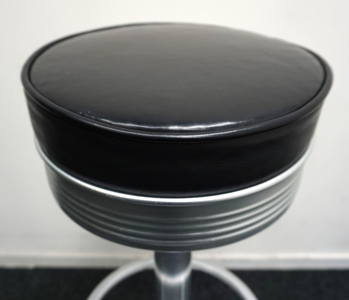 Indecasa Barkruk | Zwart Leer | Zithoogte 83 cm