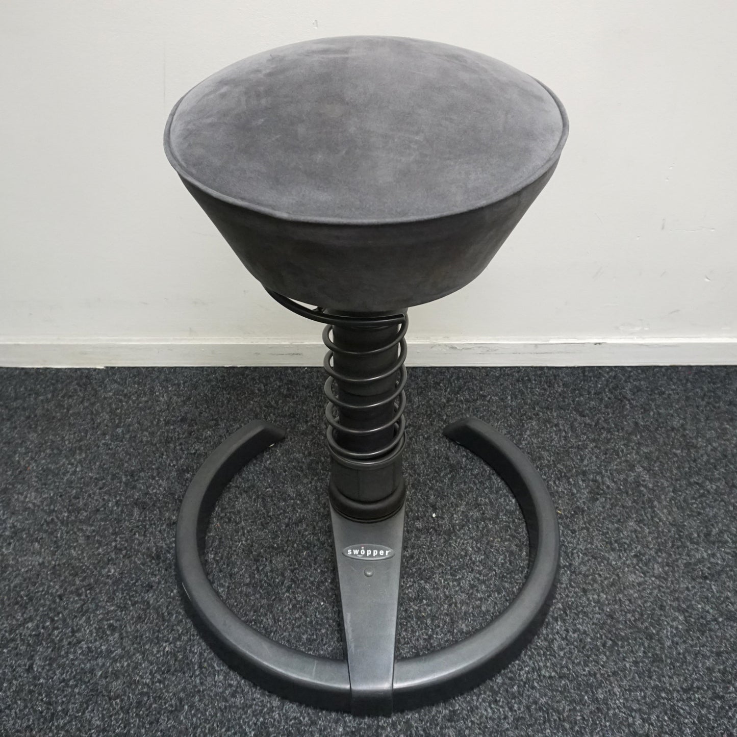 Aeris Swopper Classic Design Kruk | Balans Kruk | Vast | Grijze Suède Stof