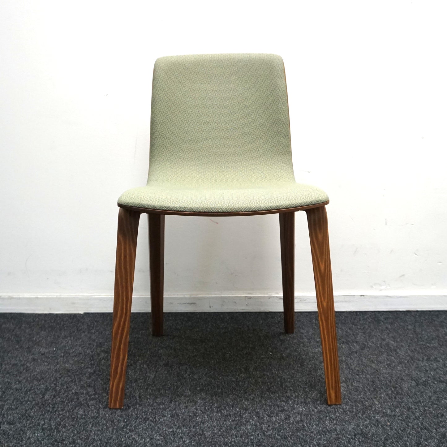 Arper Aava 02 Design Stoel | Groen / Donker Eiken