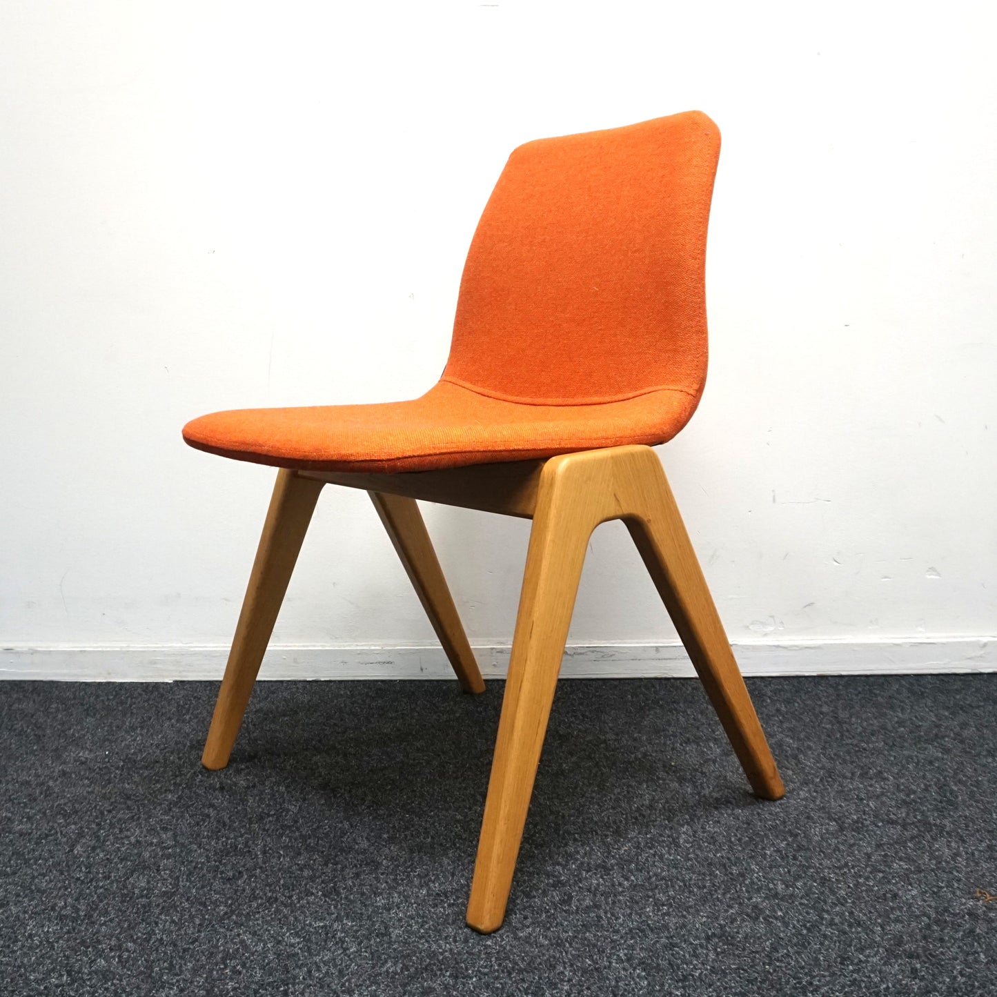 Naughtone Viv Wood Design Stoel | Oranje Gemeleerd