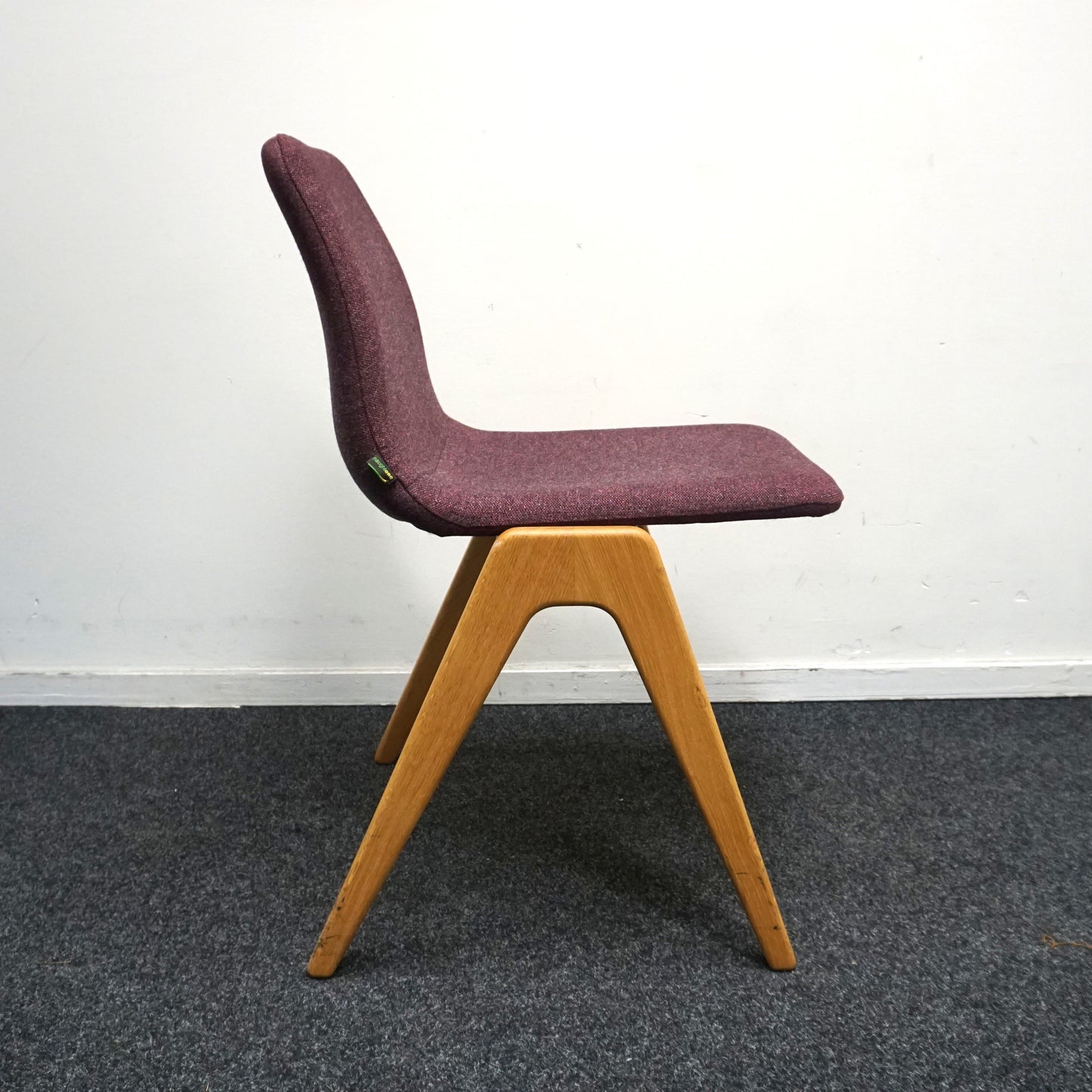 Naughtone Viv Wood Design Stoel | Aubergine Gemeleerd