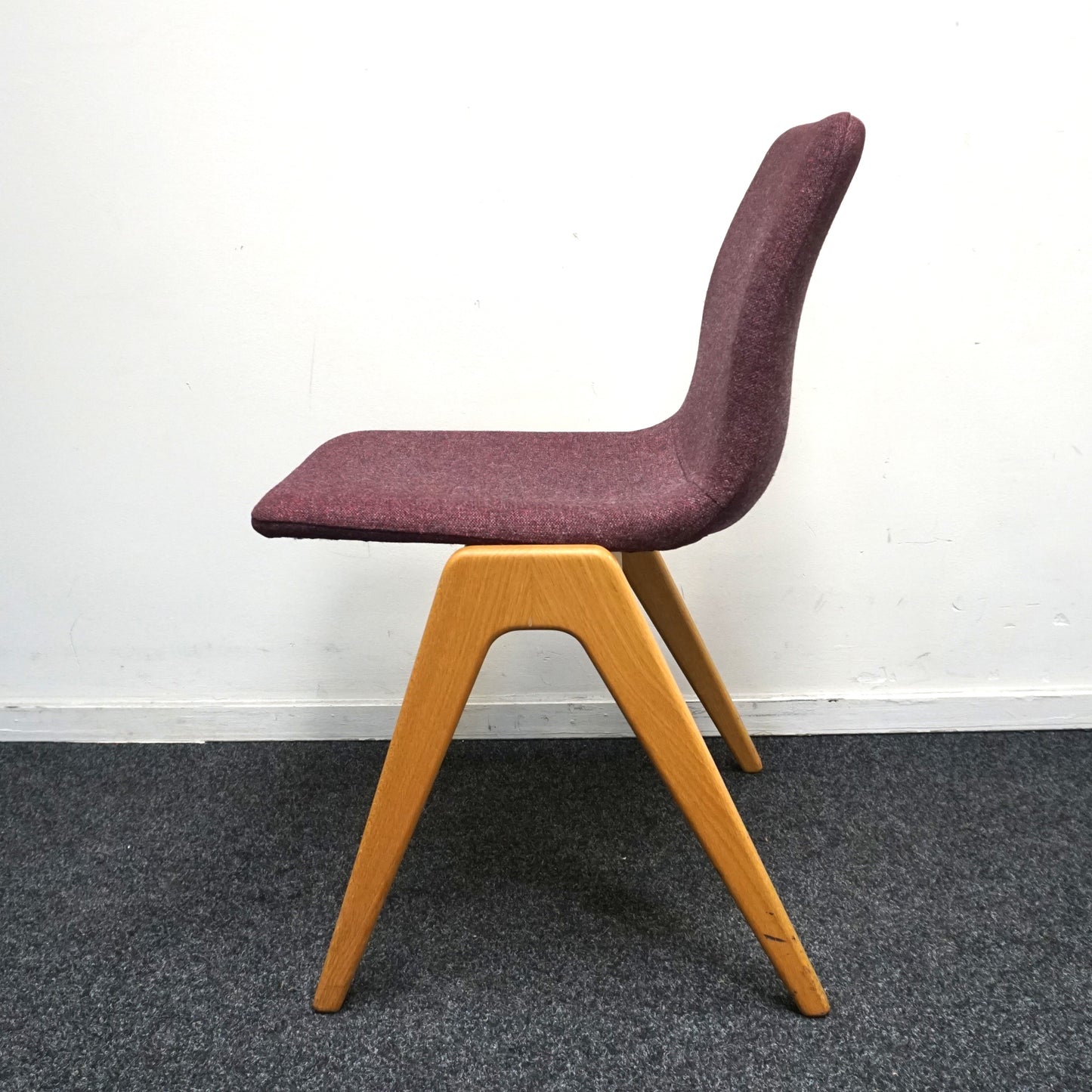 Naughtone Viv Wood Design Stoel | Aubergine Gemeleerd