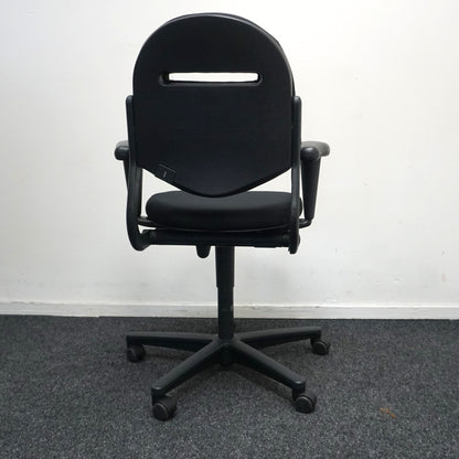 Ahrend 220 Bureaustoel | Nieuw Gestoffeerd | Zwart | 3D Pads